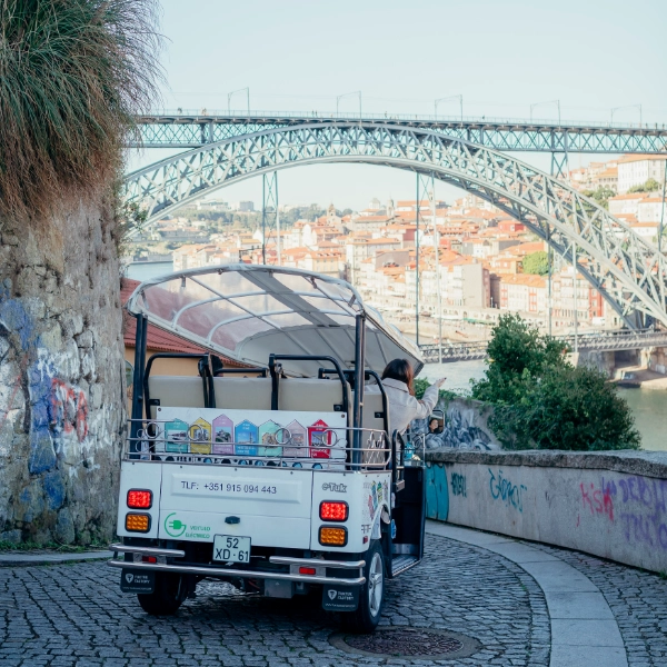 A Ponte Luís I como Cenário do Seu Passeio
