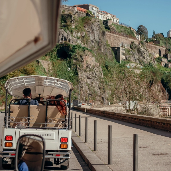 Paisagens Cativantes ao Longo das Margens do Douro