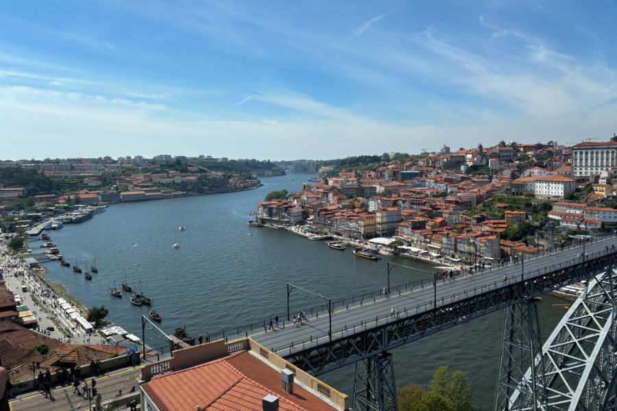 Panoramic view from Serra do Pilar over the Douro River and Porto’s historic center Fotografia vista serra do pilar